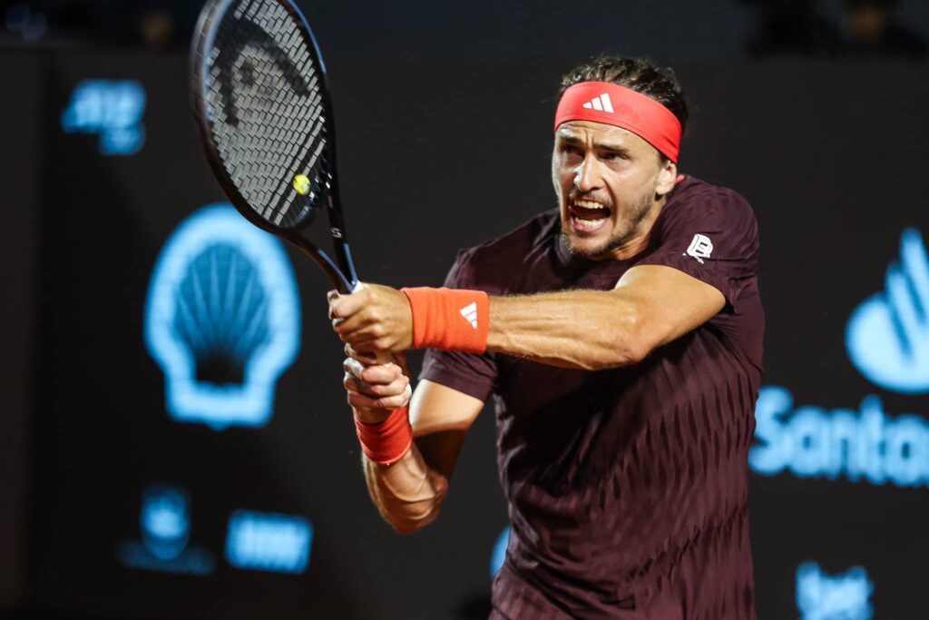 Zverev se garante na segunda rodada em estreia difícil no Rio Open
