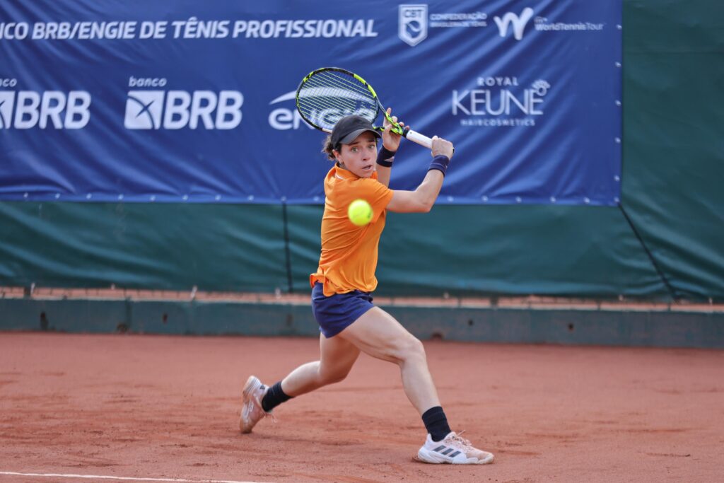 Carol Meligeni e Thaisa Pedretti vencem rodada dupla e se enfrentam por vaga na final do ITF W35 de São Paulo