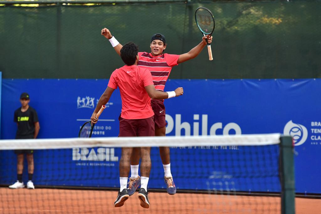 Irmãos Miguel arrasam na dupla e conquistam título do Brasil Tennis Classic