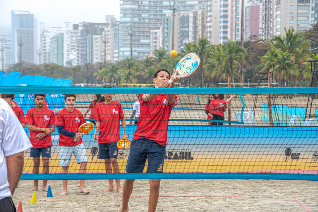 Santos respira esporte e bem-estar com o Projeto Esporte & Saúde na Praia do Gonzaga