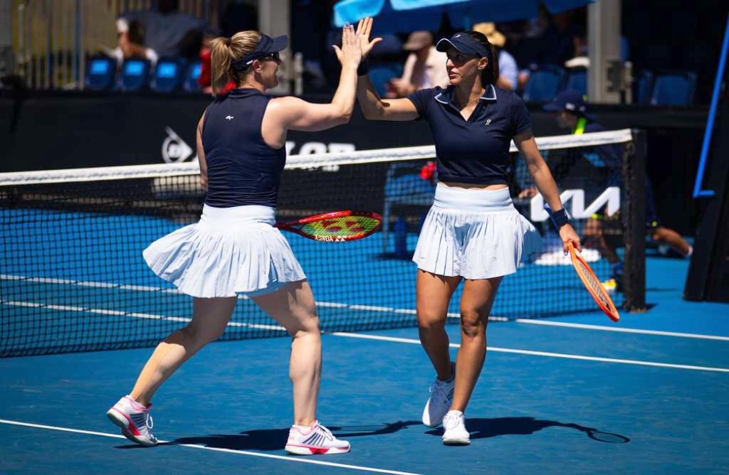 Luisa Stefani segue embalada e alcança as quartas do Australian Open