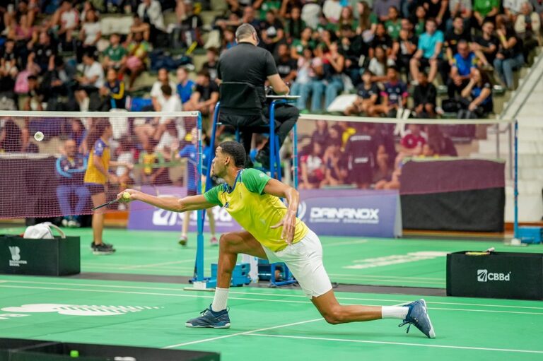 Deivid Silva vence duelo de favoritos contra Jonathan Matias e avança à final do Nacional de Badminton
