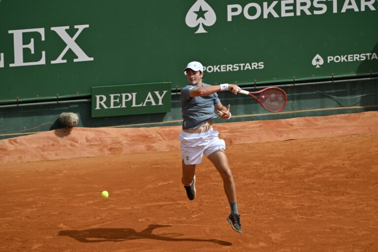 Fonseca luta, reage, mas para em Zverev nas quartas em Monte Carlo