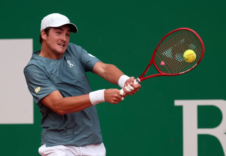 João Fonseca estreia com autoridade em Monte Carlo e avança à segunda rodada