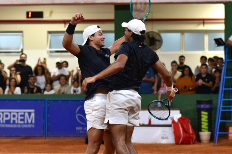 Felipe e Guto Miguel são campeões de duplas na Santos Brasil Tennis Cup