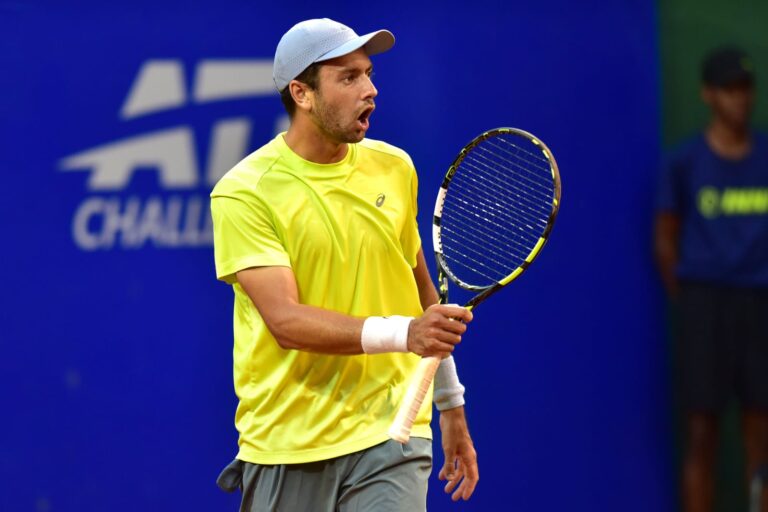 Pucinelli volta a brilhar em Santos e alcança a semifinal do Challenger no saibro do Tênis Clube