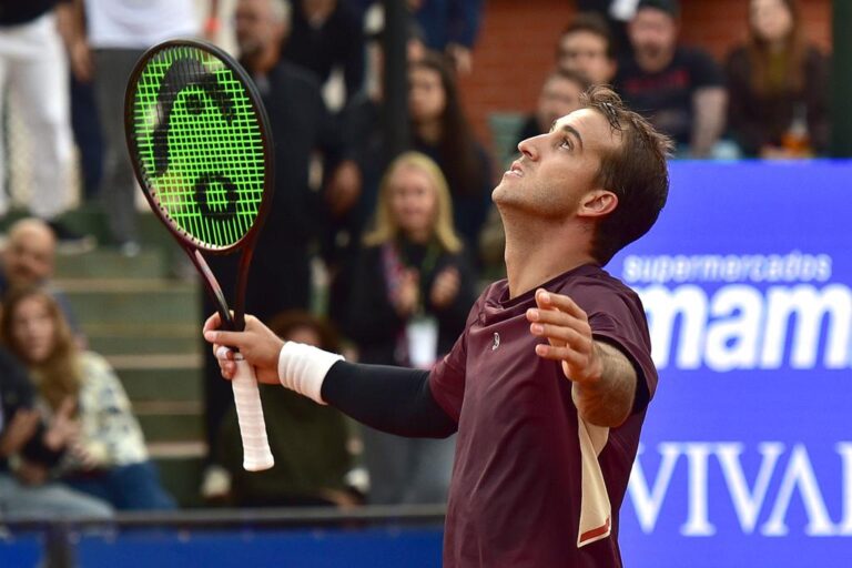 Felipe Meligeni e Paulo Saraiva decidem o título do Santos Brasil Tennis Classic neste domingo