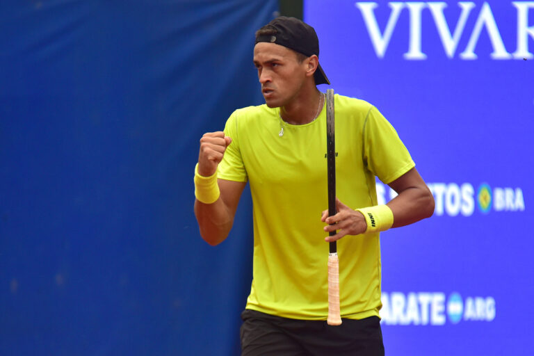 Três brasileiros avançam às semifinais do Santos Brasil Tennis Classic em São Paulo