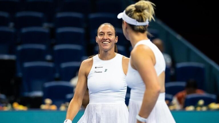 Luisa Stefani e Dabrowski superam difícil duelo e vão à final em Pequim